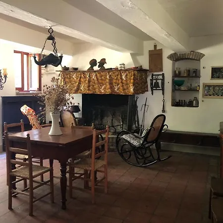 Casale Del Monte, 別荘 *